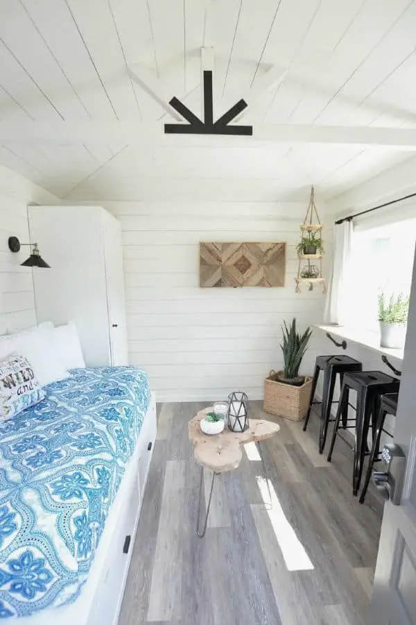 One Room Challenge: The Modern Farmhouse Cottage Guest Shed Reveal
